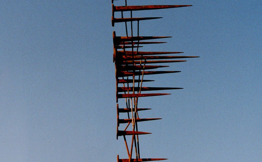 Roter-VogeI-I, 1998